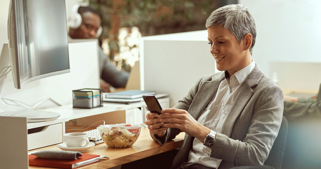 Transforme sua comunicação com clientes: conheça o Chatbot personalizado da Sinqia para Previdência